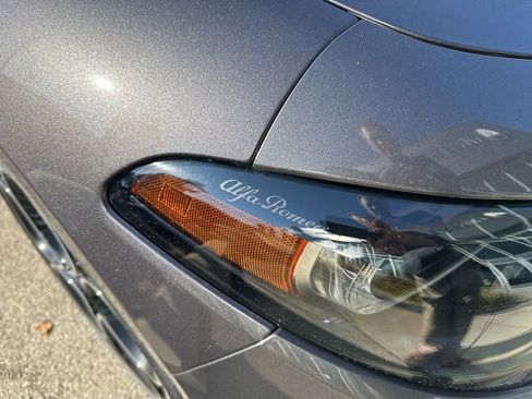 Used 2025 Alfa Romeo Giulia AWD image 19