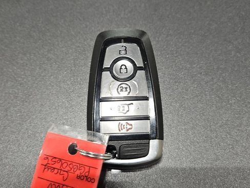 Certified 2023 Ford Explorer Platinum w/ Technology Package AWD/4WD image 29
