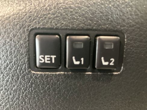 Used 2020 Nissan Rogue S image 15