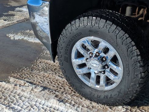 Used 2017 Chevrolet Silverado 2500 LTZ image 14