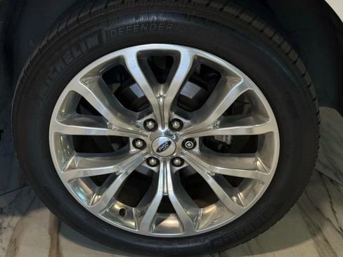 Used 2019 Ford Expedition Platinum image 37