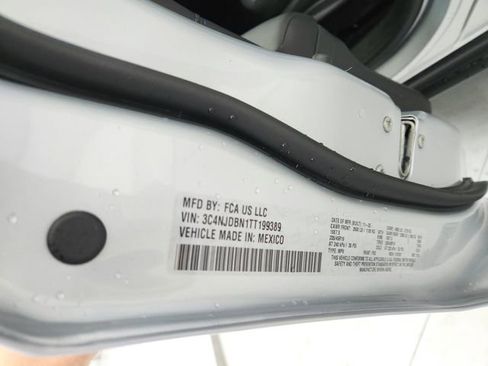 New 2026 Jeep Compass Latitude image 32