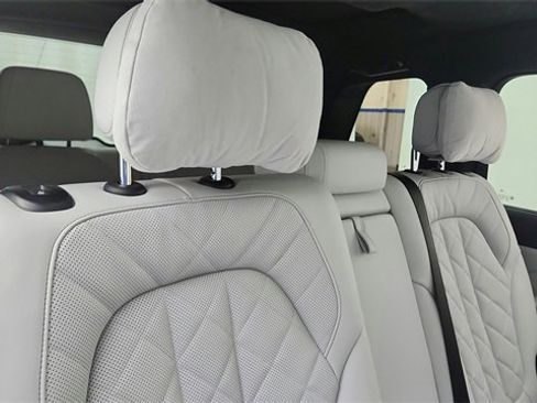 Used 2026 BMW X7 xDrive40i image 49