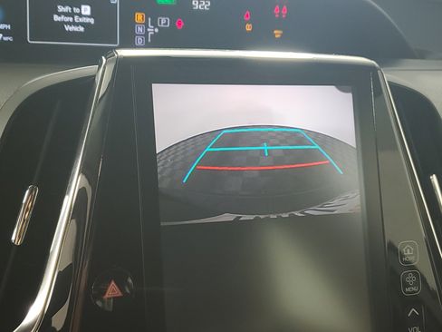 Used 2017 Toyota Prius Prime Advanced image 17