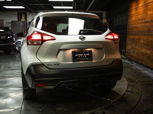 Used 2018 Nissan Kicks SV FWD image 6