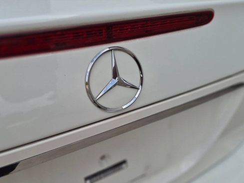 Used 2005 Mercedes-Benz E 500 Sedan image 21