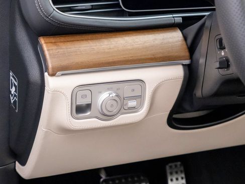 New 2026 Mercedes-Benz GLS 580 4MATIC image 22