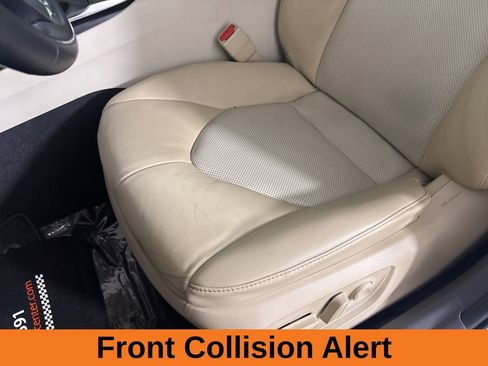 Used 2020 Toyota Camry XLE FWD image 12