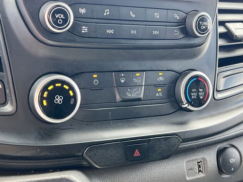 Used 2023 Ford Transit 250 Medium Roof image 27