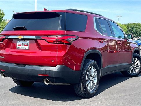 Used 2023 Chevrolet Traverse LT FWD image 12