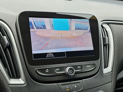 Used 2023 Chevrolet Malibu LT image 17