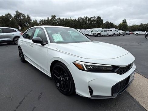 Used 2025 Honda Civic Sport image 2