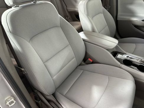Used 2018 Chevrolet Malibu LT FWD image 28