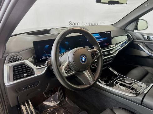 Used 2024 BMW X5 xDrive50e w/ M Sport Package image 9