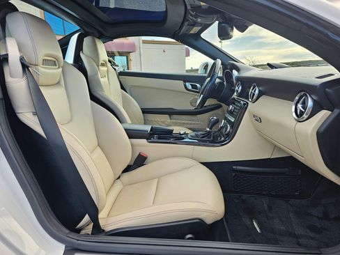 Used 2016 Mercedes-Benz SLK 350 image 11