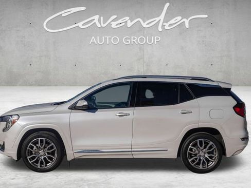 Used 2023 GMC Terrain Denali w/ Denali Premium Package image 4