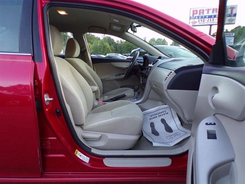 Used 2013 Toyota Corolla LE FWD image 17