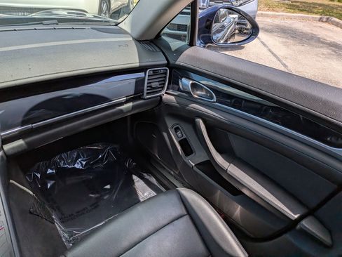 Used 2015 Porsche Panamera 4 AWD/4WD image 17