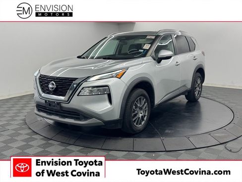 Used 2022 Nissan Rogue SV w/ SV Premium Package AWD/4WD image 1