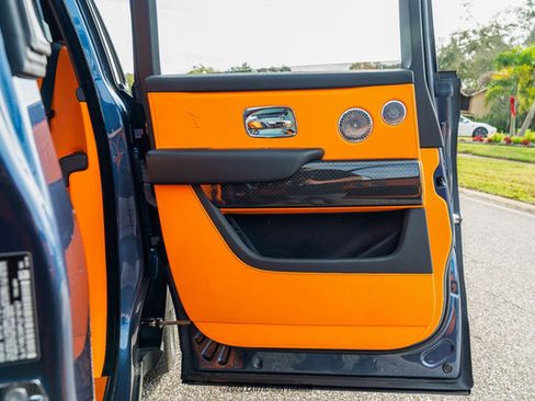 Used 2023 Rolls-Royce Cullinan Black Badge w/ Leather Finishing Pack image 29