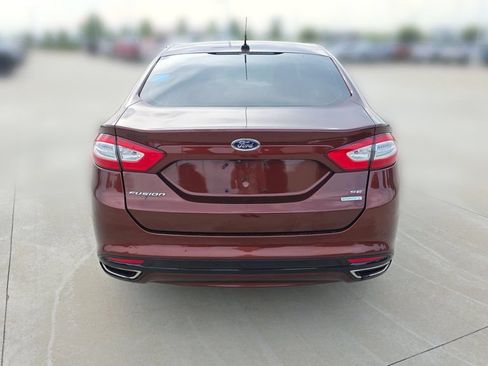 Used 2016 Ford Fusion SE w/ Equipment Group 202A FWD image 4