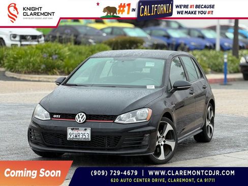 Used 2016 Volkswagen Golf 4-Door FWD image 1