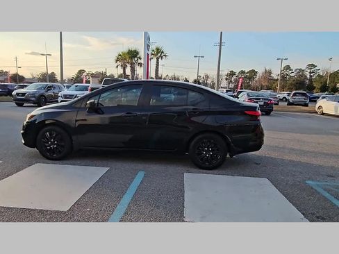 Used 2020 Nissan Versa S image 26