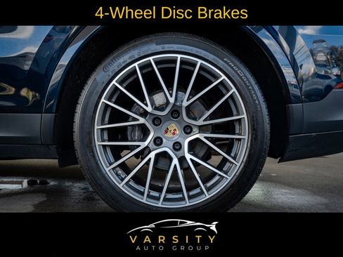 Used 2022 Porsche Cayenne Coupe w/ Premium Package image 32