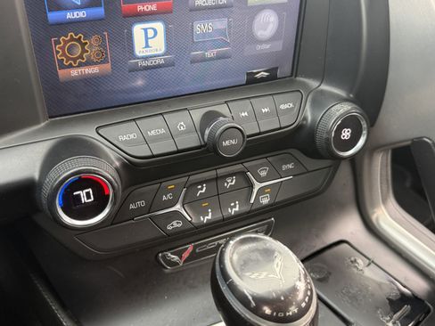 Used 2016 Chevrolet Corvette Stingray Convertible w/ Carbon Flash Badge Package image 17