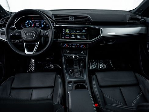 New 2025 Audi Q3 2.0T Premium image 8