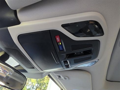 Certified 2025 Subaru Outback Premium image 29