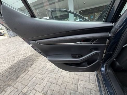 Used 2019 MAZDA MAZDA3 Hatchback w/ Preferred Package FWD image 15