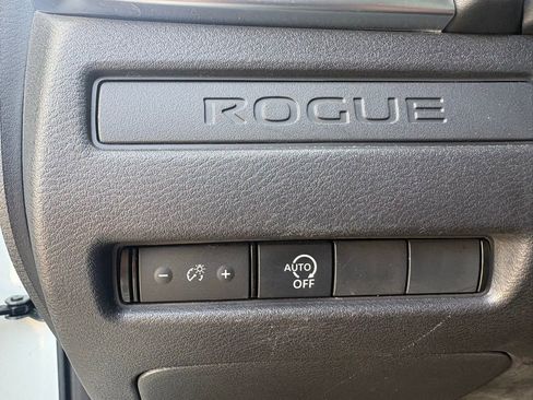 Used 2023 Nissan Rogue S image 19