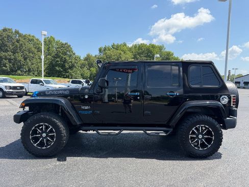 Used 2007 Jeep Wrangler Unlimited Sahara w/ Dual Top Group AWD/4WD image 4