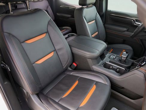 Used 2025 GMC Sierra 1500 AT4 image 32