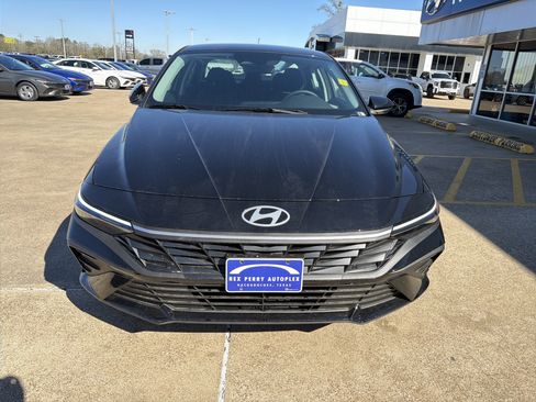 New 2026 Hyundai Elantra SE image 27
