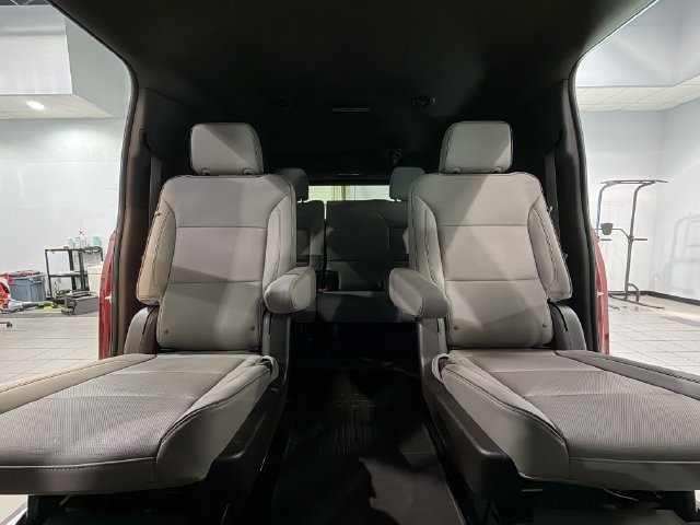 Used 2024 GMC Yukon XL SLT w/ SLT Luxury Package AWD/4WD image 28