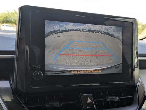 Used 2023 Toyota Corolla LE image 22