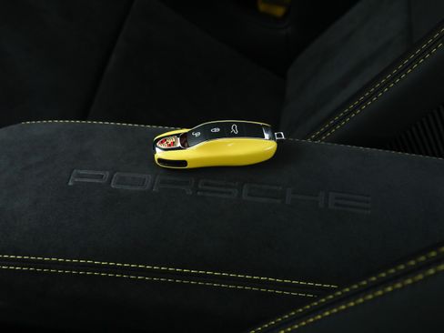 Used 2019 Porsche 911 GT2 RS image 36