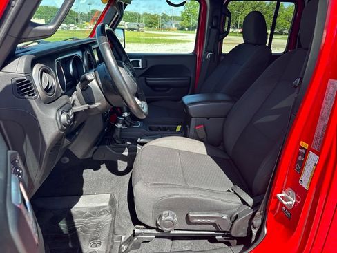 Used 2021 Jeep Gladiator Sport AWD/4WD image 19