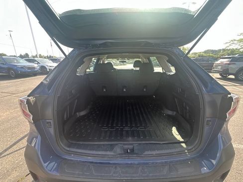 Certified 2022 Subaru Outback AWD/4WD image 10