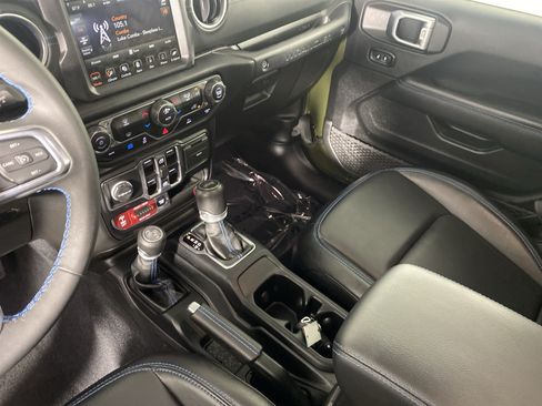 Used 2023 Jeep Wrangler Unlimited Rubicon 4xe AWD/4WD image 30