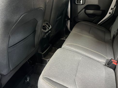 Used 2024 Jeep Wrangler Unlimited AWD/4WD image 11