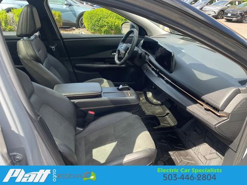 Used 2023 Nissan Ariya FWD image 36