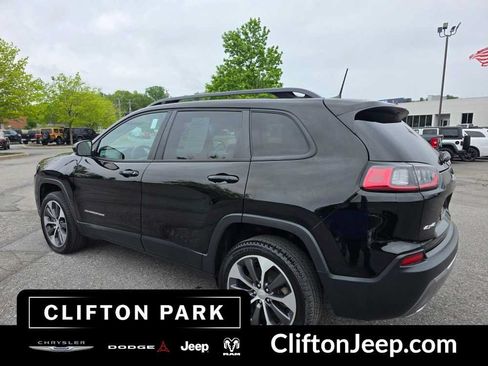 Used 2022 Jeep Cherokee Limited w/ Elite Package AWD/4WD image 2