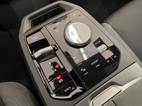 New 2026 BMW iX xDrive45 w/ M Sport Package image 28