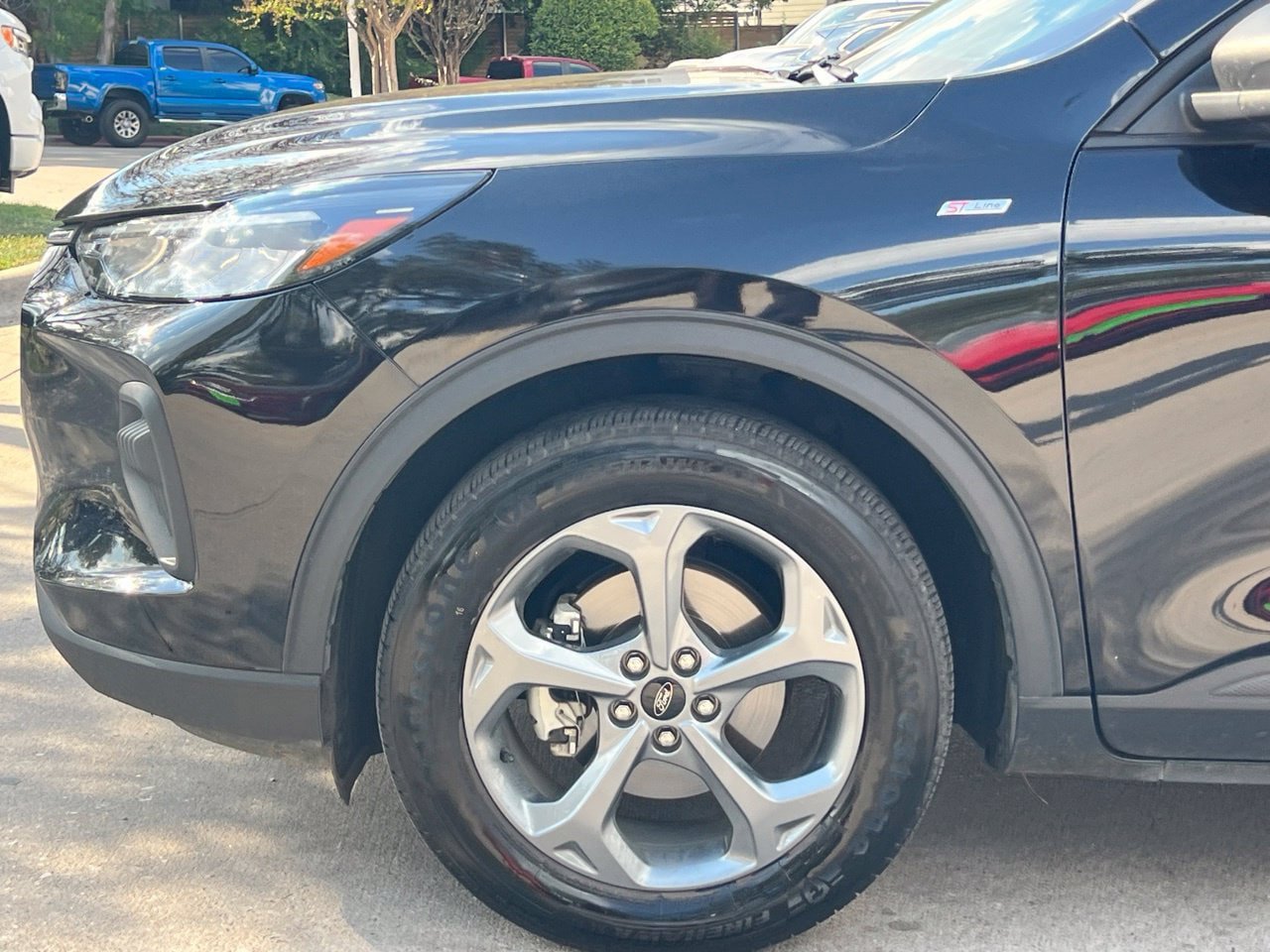 Used 2025 Ford Escape ST-Line FWD image 25