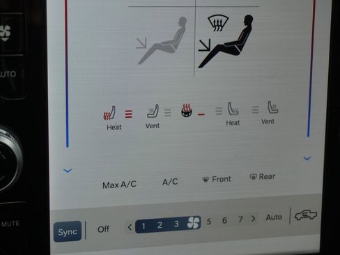 Used 2024 RAM 1500 Laramie image 41