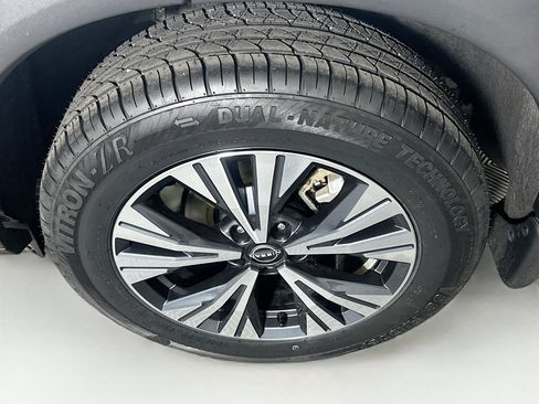 Used 2023 Nissan Rogue SV image 11