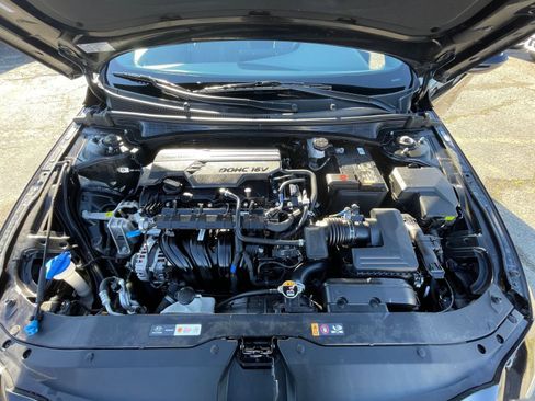 Used 2025 Hyundai Elantra SEL image 30